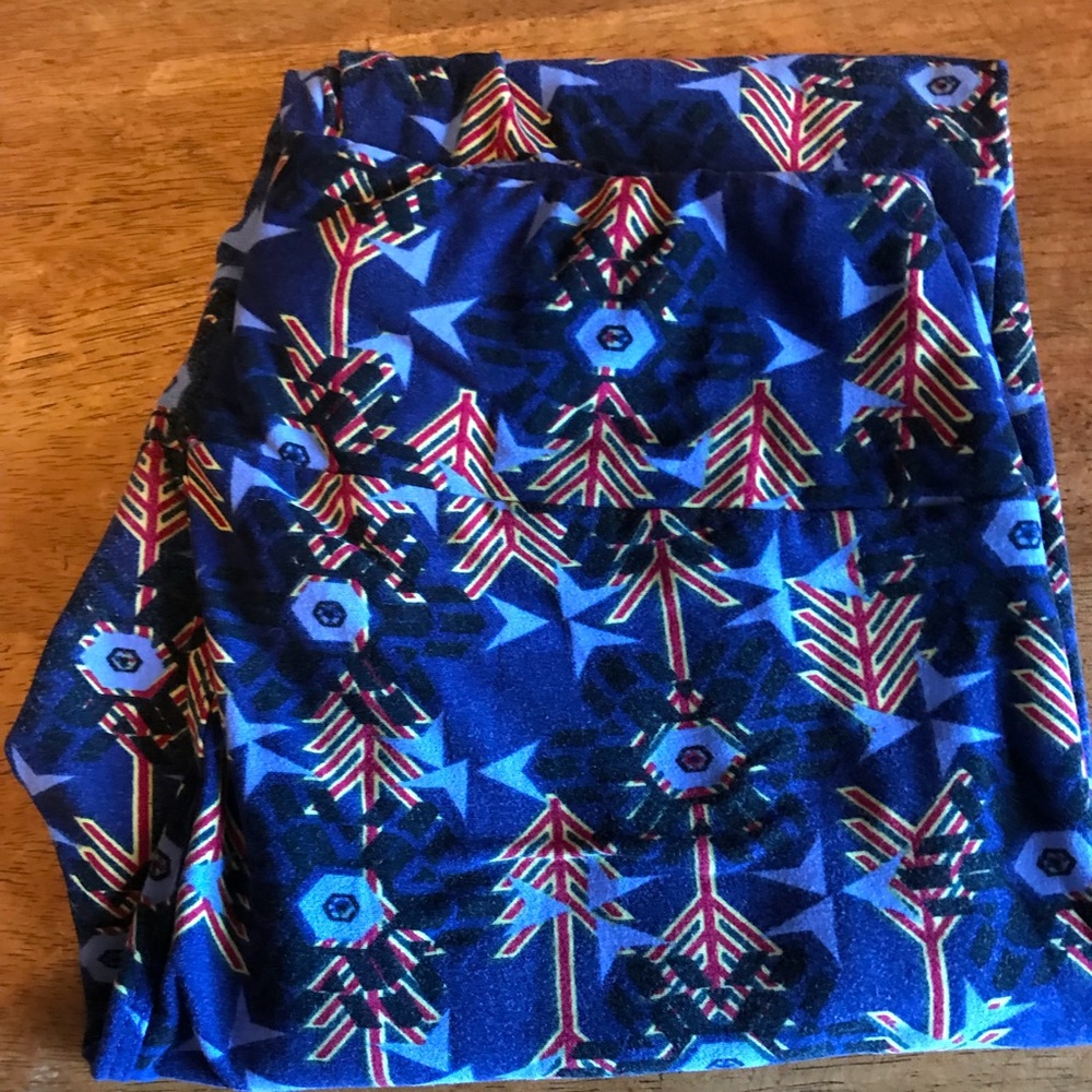 Blue Aztec TC lularoe leggings